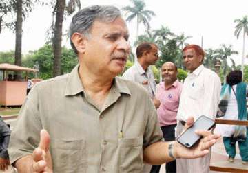 cong unfazed by rao inderjit s decision to quit party