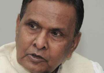 cong asks beni to hold fire on mulayam