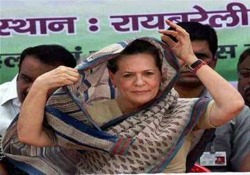 congress sp mlas quarrel in front of sonia gandhi