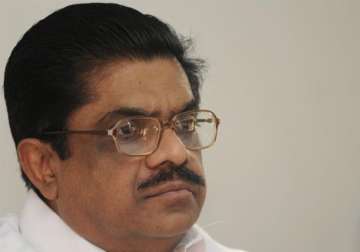 congress advises kerala partymen to show restraint