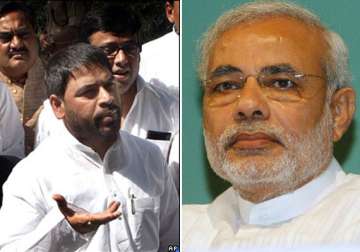 congress expels lalu s brother in law sadhu yadav for praising modi