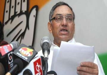 congress to follow bjp party gen secy says old leaders should quit posts at 70