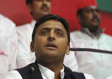 congress using company named in bhopal tragedy for campaign akhilesh