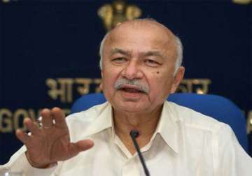 congress clarifies shinde s hindu terror remark bjp seeks apology