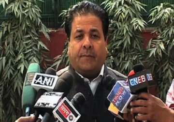 congress demands apology from modi over sonia remarks