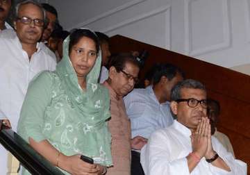 congress withdraws support from mamata government quits ministry
