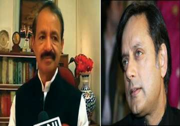 congress snubs tharoor over gang rape victim