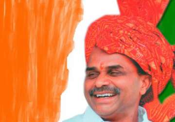 congress stakes claim to ysr s political legacy