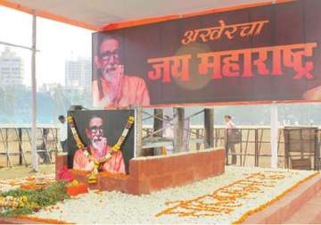 controversy rages over thackeray memorial
