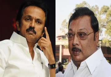 dmk men warned to keep away from alagiri