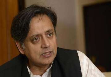 delhi gangrape issue should not be politicised shashi tharoor