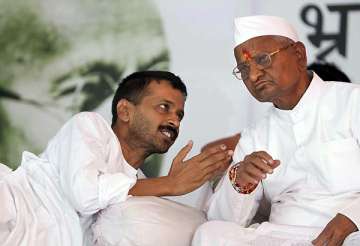 delink from kejriwal former team anna members tell hazare