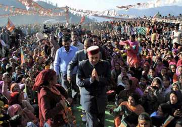 dhumal takes on cong with induction chulhas