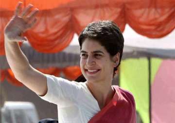 don t vote for outsiders says priyanka in amethi