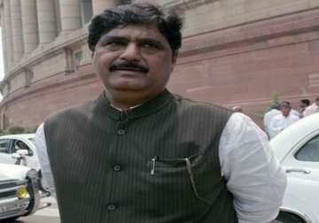 ec sends notice to gopinath munde on poll expenses remark