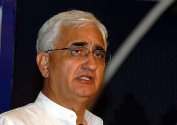 extremely unfair to link sonia gandhi with italian marines issue salman khurshid