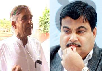 gadkari faces controversy over letter to bansal