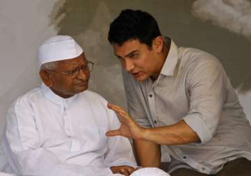 hazare plans to rope in aamir khan for his movement