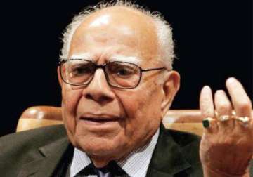 hindu saint offers to give rs 5 lakh to anyone who spits on jethmalani s face