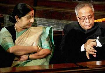 i admire sushma s eloquence not her comments on economy says pranab