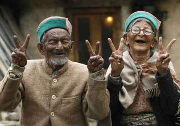 india s first voter shyam saran negi casts his vote at kalpa kalpa kinnaur