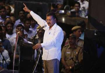 aap rally arvind kejriwal asks police to keep media away from him