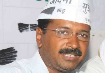 kejriwal apologizes for not halting rally