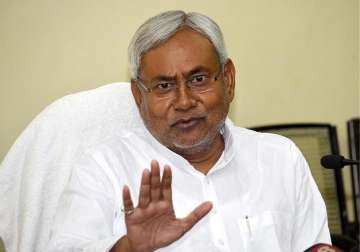 nitish supports kejriwal on chief secretary issue