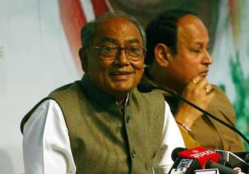 court issues bailable warrant against digvijay cancels later