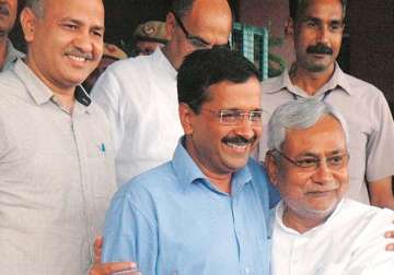 aap devising strategy to return favour to nitish in bihar elections