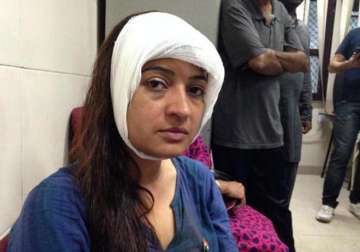 aap mla alka lamba attacked during anti drug drive