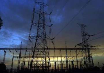 discoms would be fined for long power cuts says aap