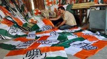 congress continues its dismal show in delhi polls