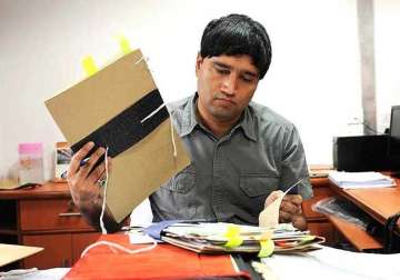 kejriwal to appoint aiims whistleblower sanjiv chaturvedi as top anti corruption officer