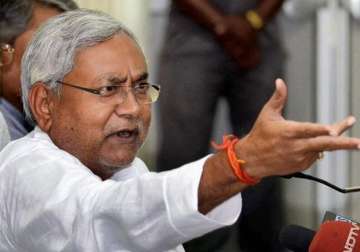 nitish kumar poses seven questions as pm modi lands in bihar