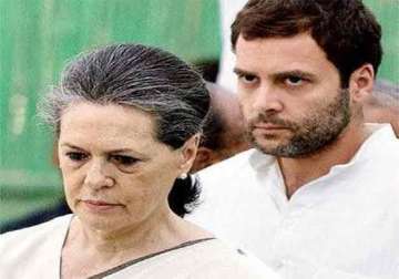 sonia rahul running party in cohesive manner congress