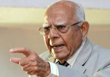 ram jethmalani withdrew offer to defend sonia rahul gandhi after parliament disruption