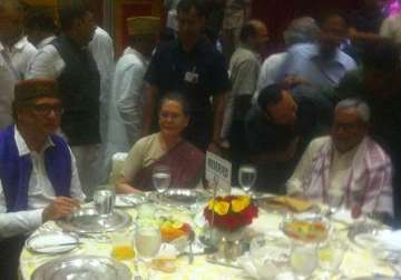 at sonia iftar dinner mulayam conspicuous by absence