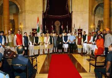 narendra modi wants cabinet colleagues to allocate work to juniors