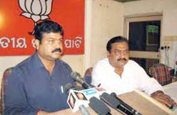 shanta replaced by pradhan as bjp incharge in karnataka