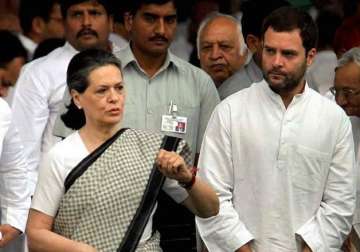 bihar polls sonia rahul unlikely to share dais with lalu