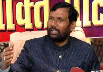 paswan advises manjhi to resign in view of humiliation