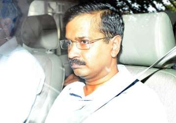 contact me before implementing lg s order kejriwal tells delhi govt officials