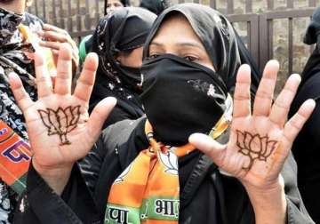 delhi polls bjp focus at muslim community to garner support