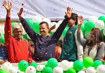 arvind kejriwal s second swearing in ceremony today 1 lakh people likely to witness the event