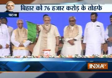 live pm modi promises more than rs 50 000 cr package for bihar