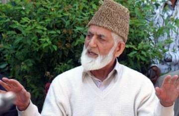 geelani faces shoe protest in national capital