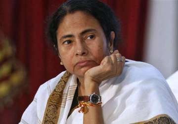 mamata banerjee apologizes to industry for the past