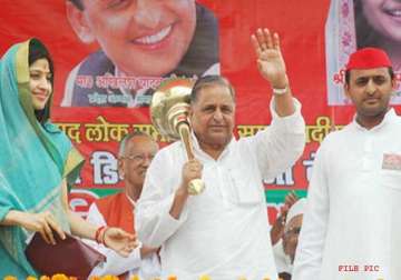 know about mulayam singh s extended family and the yadavs in up dispensation