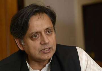 shashi tharoor refers to aap while raking up inner party democracy